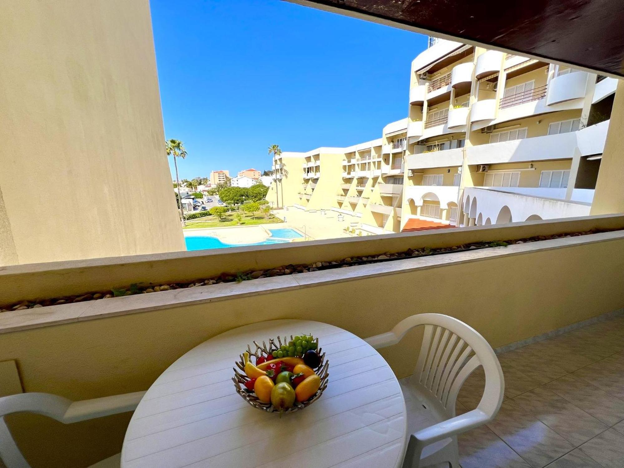 Albufeira Concept 2 With Pool By Homing Apartamento Gale  Exterior foto